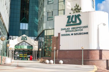 Szczecin Polonya, 5 Nisan 2025, ZUS devlet yapısının emeklilik ödenekleri organizasyonu