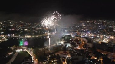 Işıltılı İzleme: Da Lat 'tan Büyüleyici Havai Fişekler