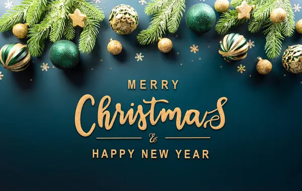 クリスマスと新年の背景の概念 暗い背景にクリスマスボール クリスマスブランチ スターと雪の結晶のトップビュー ロイヤリティフリーのストック画像