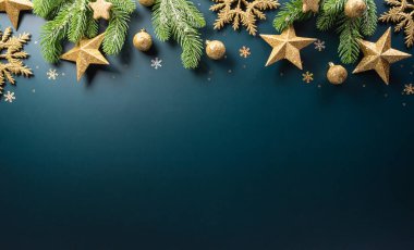 Noel ve yeni yıl konsepti. Noel balosunun, noel dalının, yıldızın ve kar tanesinin en üst görüntüsü..