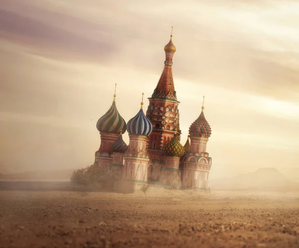 Kremlin (Rusya) çölde yok edildi ve terk edildi.