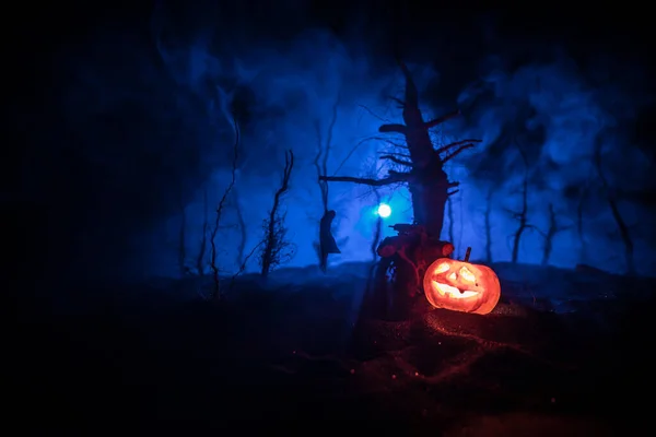 Korku Görünümü Gece Intihar Dekorasyon Ağaca Asılmış Bir Kız Ölüm — Stok fotoğraf