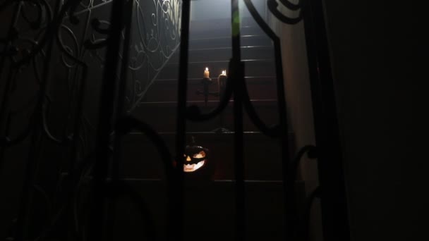 Pomysł Halloween Przerażający Opuszczony Zamek Stary Świecznik Dynia Halloween Świecące — Wideo stockowe