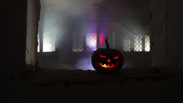 Straszna Dynia Halloween Mistycznym Oknie Domu Nocy Lub Halloween Dyni — Wideo stockowe
