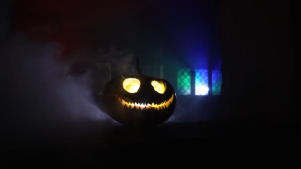 Gruseliger Halloween Kürbis Der Nacht Mystischen Hausfenster Oder Halloween Kürbis — Stockvideo