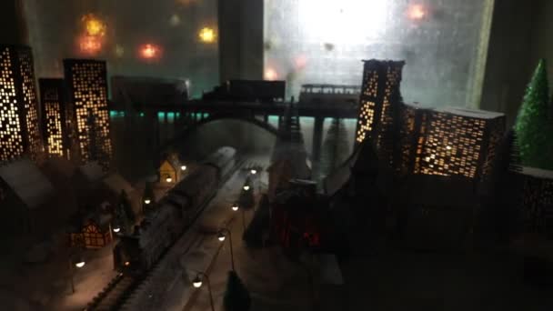 Miniatura Escena Invernal Con Casas Navidad Estación Tren Árboles Cubiertos — Vídeo de stock