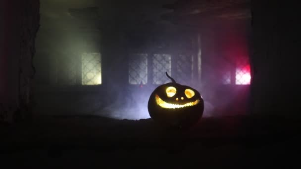 Straszna Dynia Halloween Mistycznym Oknie Domu Nocy Lub Halloween Dyni — Wideo stockowe