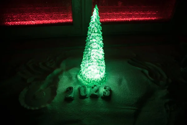 Szczęśliwego Nowego Roku 2023 Tradycyjne Atrybuty Wakacyjne Śniegu Kartka Życzeniami — Zdjęcie stockowe