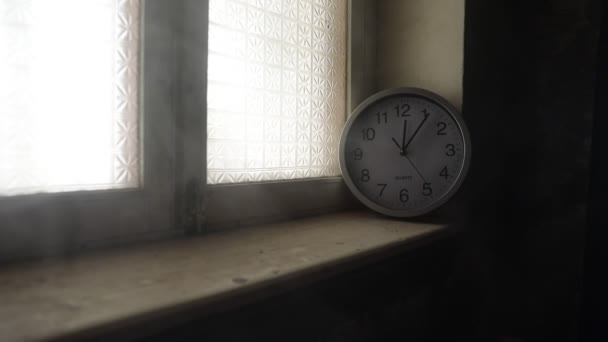 Time Concept Old Rustic Wall Clock Grunge Dirty Windowsill Studio — Stok video