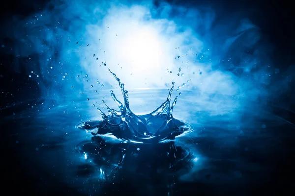 Abstract Concept Vissilhouet Haai Springt Nachts Het Water Water Spat — Stockfoto
