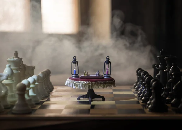 Šachovnice Stolní Miniaturou Šachovnici Šachovnicová Hra Koncept Podnikatelských Nápadů Konkurence — Stock fotografie