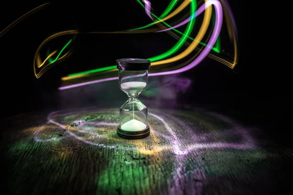 Hourglass Концепція Проходження Часу Дедлайну Бізнесу Терміновості Закінчення Часу Пісковий — стокове фото
