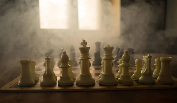 Schachbrettspiel Konzept Von Geschäftsideen Wettbewerb Und Strategie Schachfiguren Auf Dunklem — Stockfoto