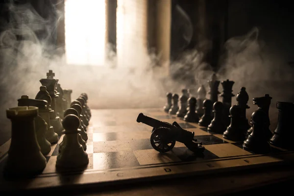 Средневековая Сцена Боя Пушкой Шахматной Доске Шахматные Настольные Игры Концепции — стоковое фото