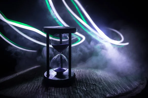 Sanduhr Als Zeitvertreibendes Konzept Für Geschäftstermin Dringlichkeit Und Zeitmangel Sandglas — Stockfoto