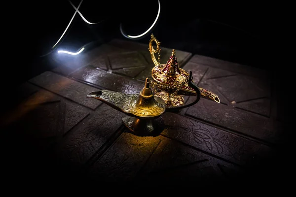 Antique Aladdin Arabian Nights Jin Style Oil Lamp Dengan Soft — Stok Foto