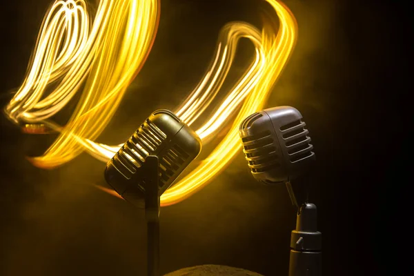 Mikrofon Hang Zene Karaoke Hangstúdióban Vagy Színpadon Mikrofon Technológia Beszédadó — Stock Fotó