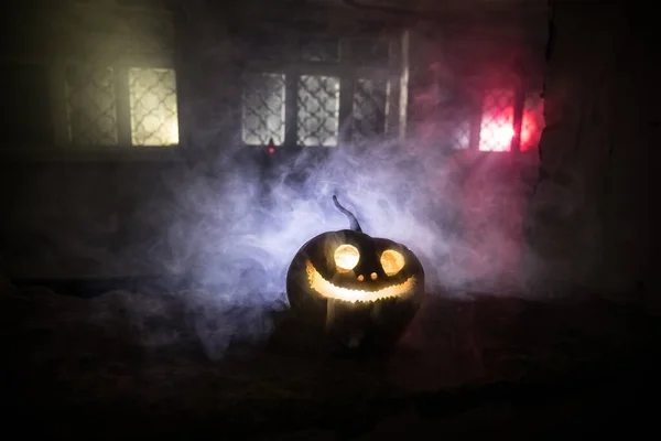 Gruseliger Halloween Kürbis Der Nacht Mystischen Hausfenster Oder Halloween Kürbis — Stockfoto