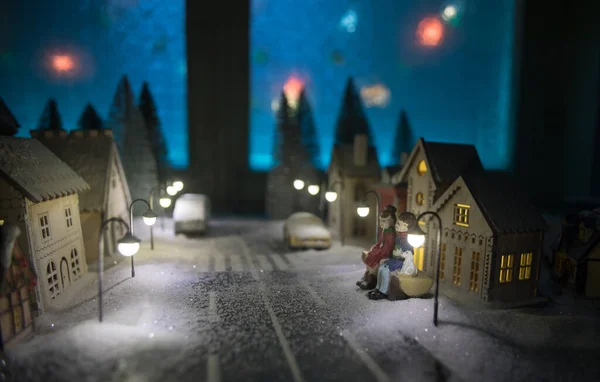 Pequenas Casas Pequenas Decorativas Bonitos Neve Noite Inverno Natal Ano — Fotografia de Stock