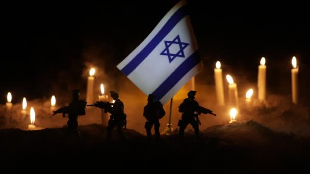 Israel Flagga Brinnande Mörk Bakgrund Med Ljus Attack Israel Sorg — Stockvideo