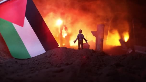 イスラエルとパレスチナの対立 戦争によって燃え 破壊された都市 戦争の創造的な装飾の危機の概念 選択的なフォーカス — ストック動画