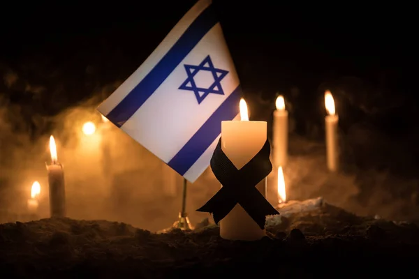 Israele Bandiera Sfondo Scuro Bruciante Con Candela Attacco Israele Lutto Immagine Stock