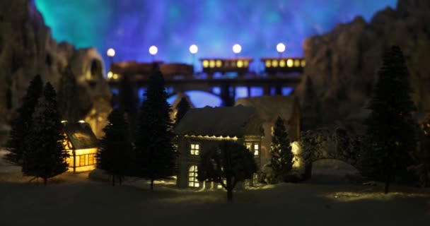 Мініатюрні Різдвяні Будинки Місті Вночі — стокове відео