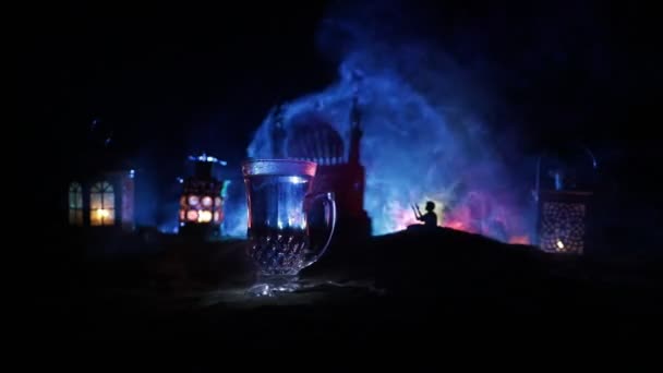 Арабський Чай Склянці Східними Закусками Кам Яній Поверхні Темному Фоні — стокове відео