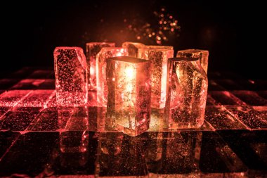 Renkli Cam Tuğlalar Karanlıkta Aydınlandı: Canlı lşık Işıkları ve Duman Efektleri Büyüleyici Geleceği Yaratan Efektler