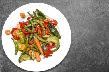 plaka heyecan kızartma sebze, üstten görünüm