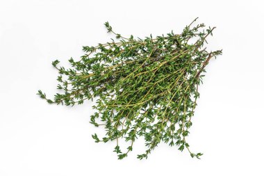 Beyaz arkaplanda izole edilmiş taze kekik