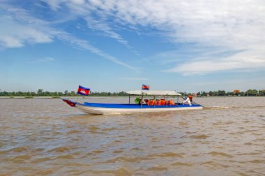 Tonlebati Tourism Boat on water to take customer