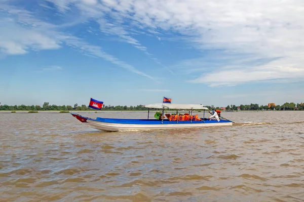 Tonlebati Tourism Boat on water to take customer