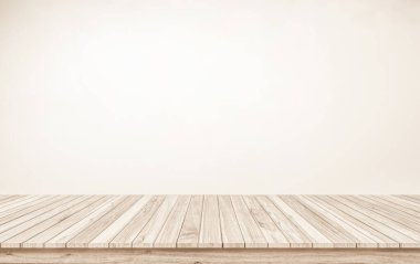 Ahşap teras. Bulanık ve Noel arkaplan kavramı. Ahşap beyaz masa üstü perspektifi ürün görüntüleme montajı için ışık ve dağ bulanık arkaplan görüntüsü ile gökyüzünün doğal önünde.