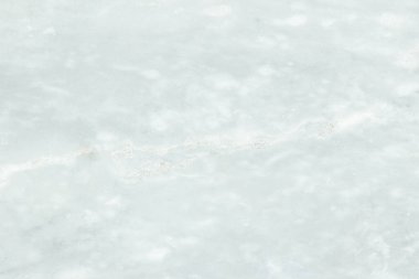 Beyaz (gri) mermer desenli arka plan, mermerin detaylı yapısı. Soyut dikişsiz doku arka plan, beyaz, lüks mermer duvar dokusu. Tarafsız ev dekorasyonu ve duvar kağıdı arka planı, cilt duvarı döşemesi lüks malzeme iç veya dış. 