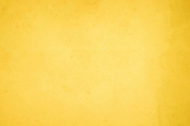 Yaz duvar kağıdındaki arka plan için sarı beton doku. Çimento ve tondan oluşan kum duvar çok az. Açık sarı renkli beton duvar, ev dekorasyonu için çimento dokusu beyaz..