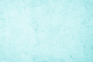 Yaz duvar kâğıdında arka plan için mavi açık beton doku. Çimento rengi ve tonlu vintage kum duvar. Soyut deniz mavisi açık renk. Çimento tahıl dokusu tasarım için sulu boya.