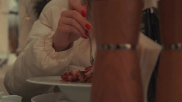 Pareja Casada Almorzando Café — Vídeos de Stock