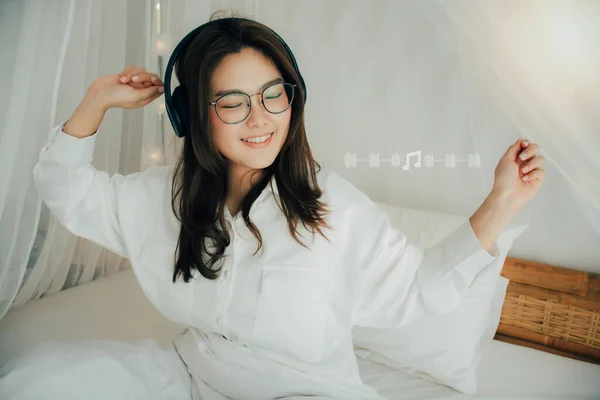 Funny Young Woman Beaming Smile Eyewear Wearing Headphones Listening Music — Stock Photo, Image