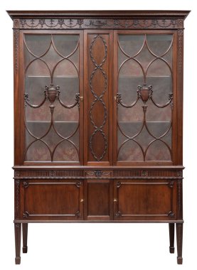 Antika kahverengi ahşap bir vitrin. Beyaz bir arkaplanda izole edilmiş.