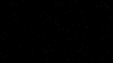 Narin kar tanelerinin büyüleyici bir animasyonu pürüzsüz bir döngü içinde yavaşça iniyor ve bir kış gecesinin sessiz güzelliğini yakalıyor. Mevsimlik ya da tatil temalı sakin projeler için mükemmel