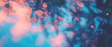 İnce bir yıldız deseni ışıltılı efektlerle büyülü ve rüya gibi bir atmosfer yaratır..