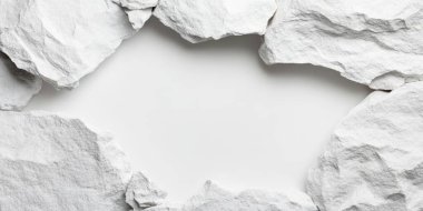 Bu pankartta, sanatsal ifade veya promosyon içeriği için temiz gölgelerle tamamlanmış eşsiz bir tuval sunan, kaba kireç taşı parçalarıyla çerçevelenmiş zıt bir boşluk yer gösteriliyor..