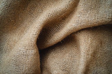 Yumuşak, süngerimsi kalitesini gösteren doğal mantar dokusunun detaylı görünümü, el sanatları, iç tasarım ve çevre dostu projeler gibi çeşitli uygulamalar için mükemmel.