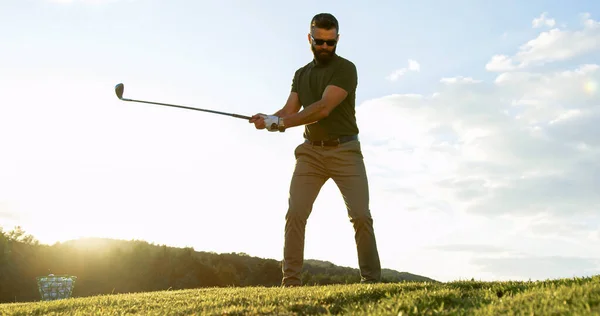 Handsome Golfer Sunglusses Hitting Ball His Club Sunny Day View — Foto Stock