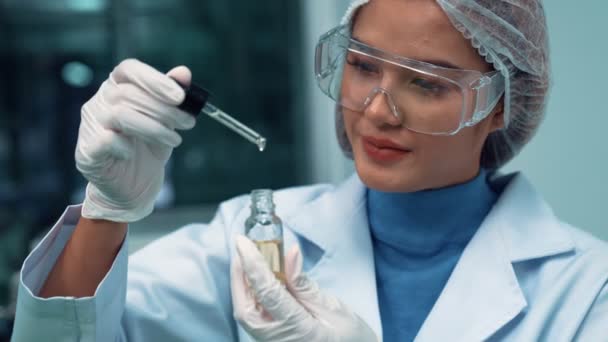 Scientist Test Cbd Hemp Oil Product Curative Cbd Lab Hemp — Vídeo de stock