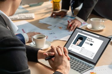 NFT pazarı dijital sanatçının çalışmalarını İnternet ağında satması için mod satış kanalı sağlıyor