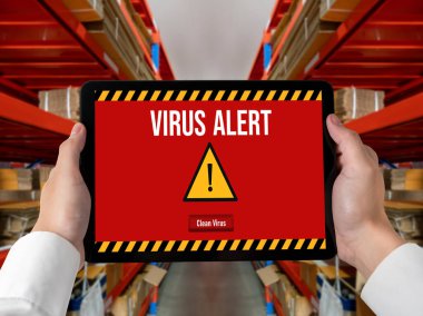 Bilgisayar ekranındaki virüs uyarısı mobil siber tehdit, hacker, bilgisayar virüsü ve kötü amaçlı yazılım tespit edildi