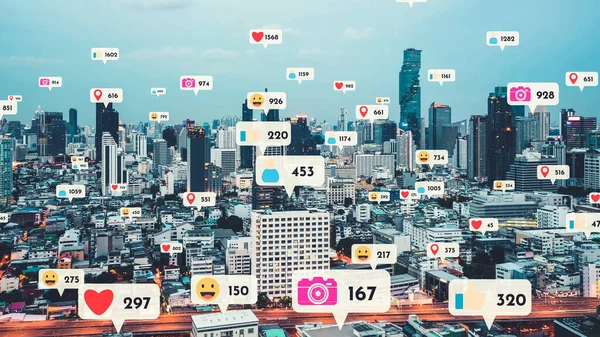 Sosyal Medya Simgeleri Sosyal Uygulama Platformu Üzerinden Insanların Karşılıklı Bağlantılarını — Stok fotoğraf