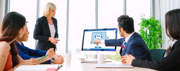 Chatbot Programvara För Modish Online Företag Som Automatiskt Svarar Kundfrågor — Stockfoto